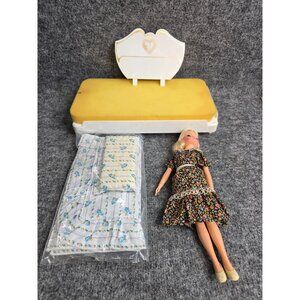 Vintage Sindy Doll With Floral Outfit Bed With Mattress & Pillows Floral Linens